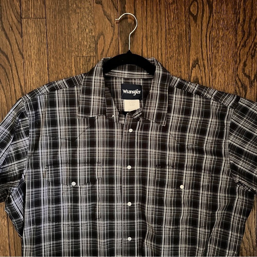 Wrangler Shirt Mens XL Pearl Snap  Short Sleeve Shirt Striped Pattern Multicolor